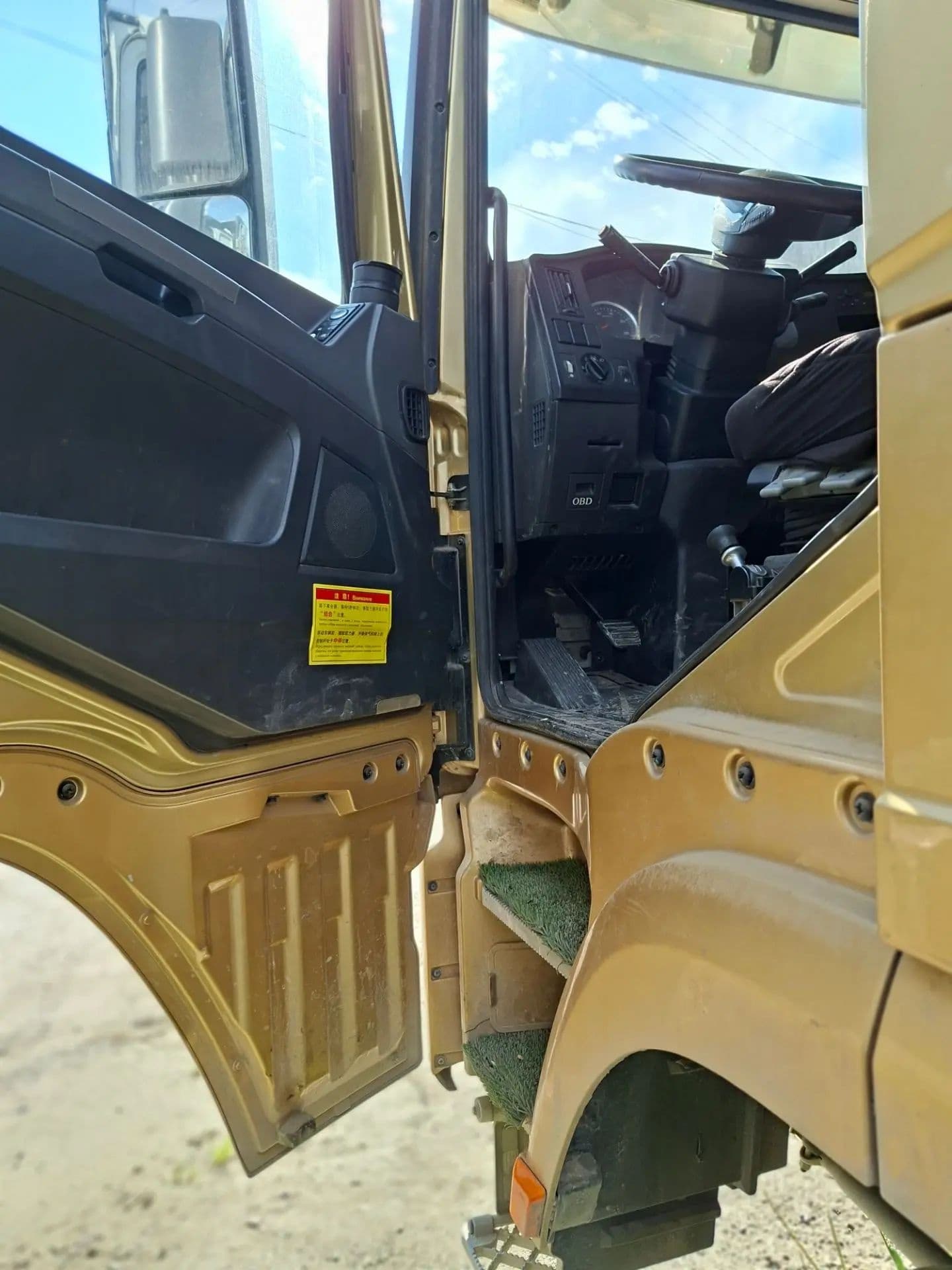 Shacman (Shaanxi) SX* 8x4 Самосвал - 6