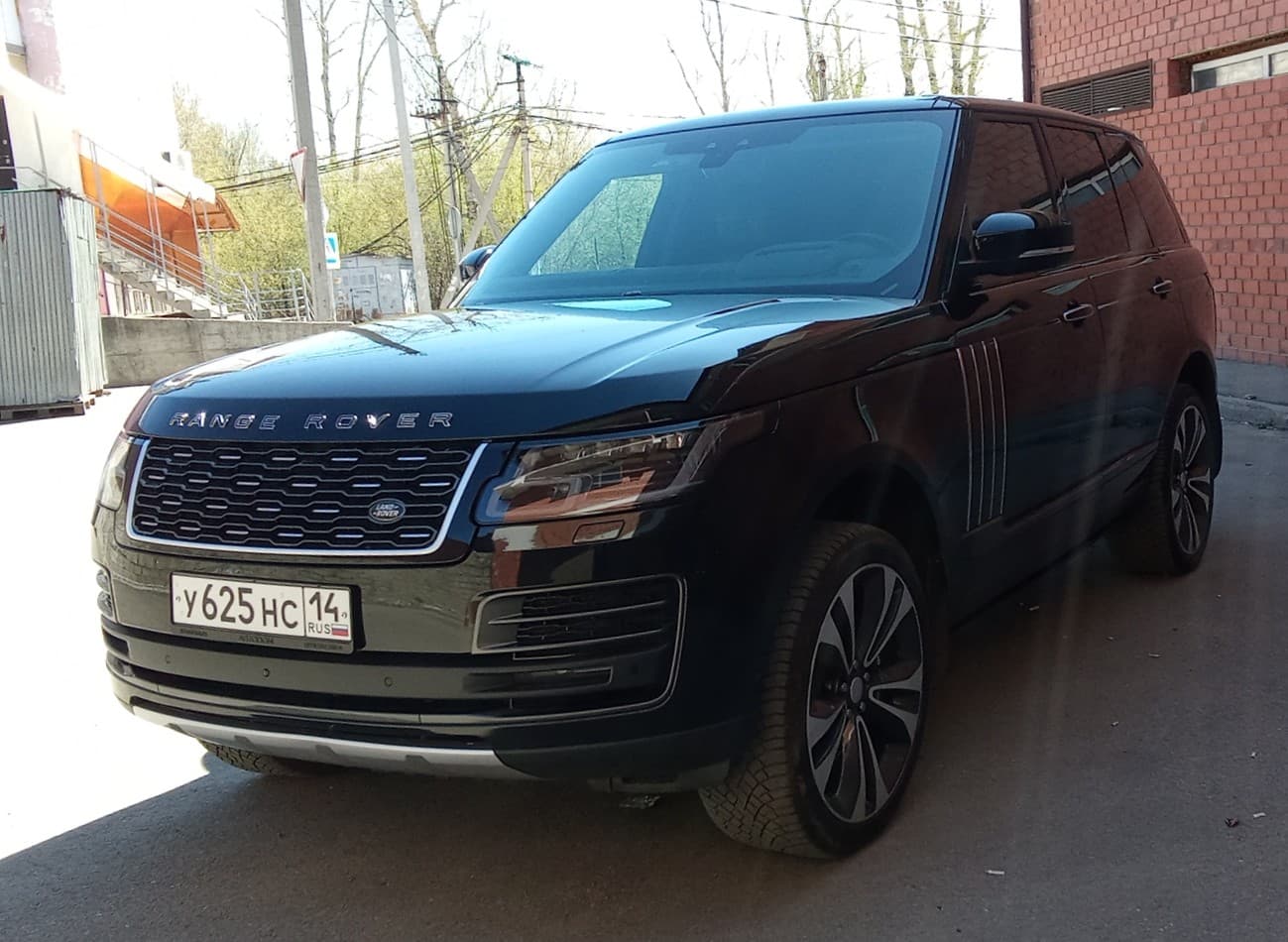 Land Rover Range Rover - 1