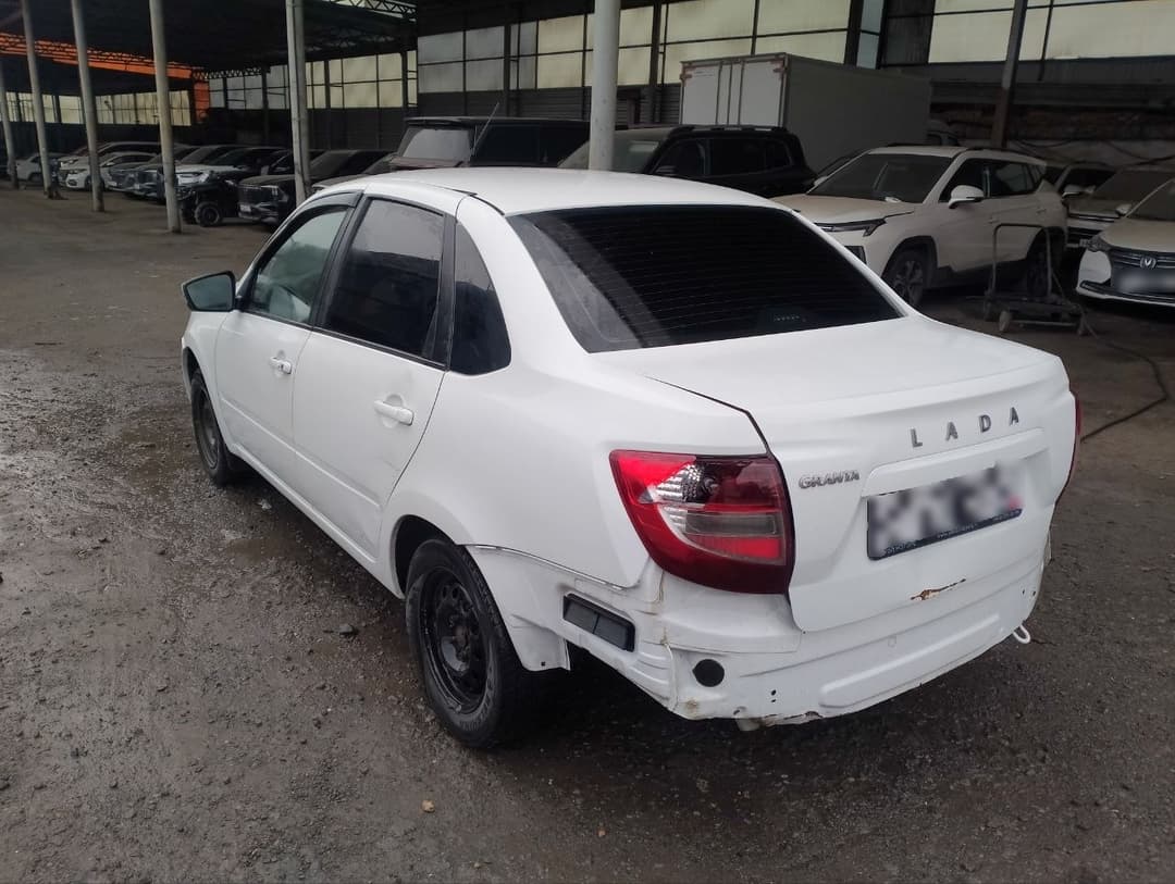 Lada Granta седан - 4