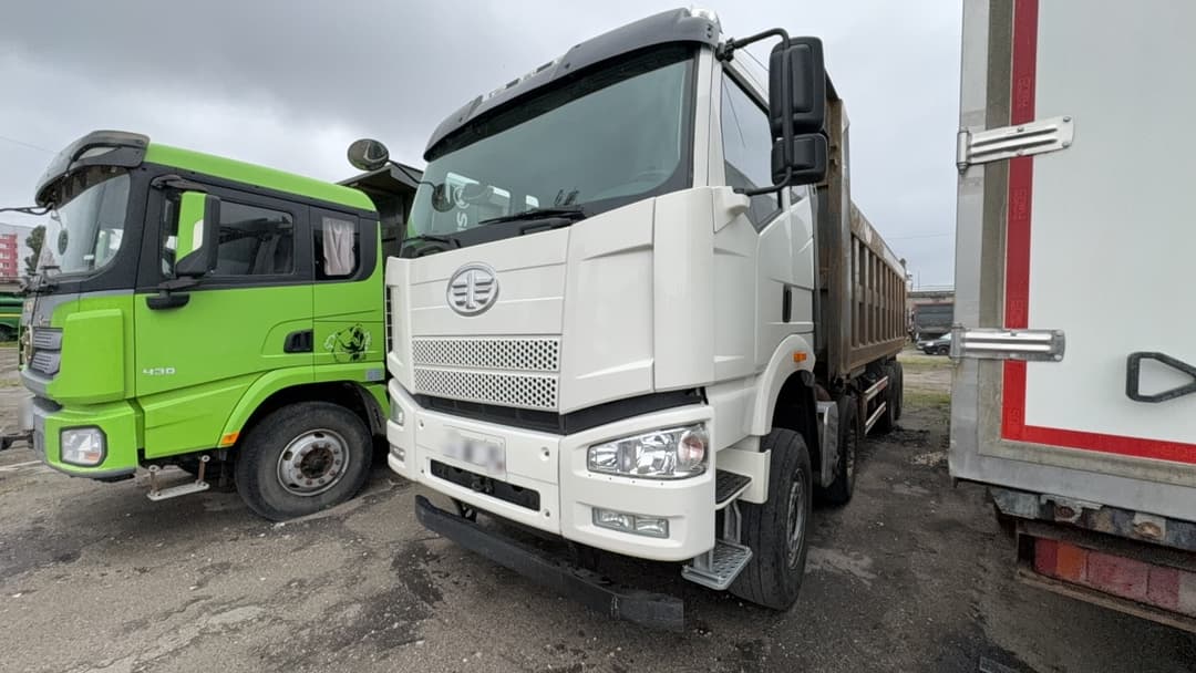 FAW J6 8x4 Самосвал - 1