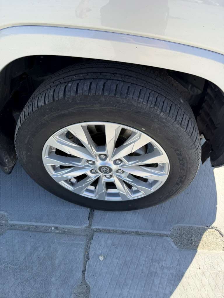 Toyota Land Cruiser 300 - 10