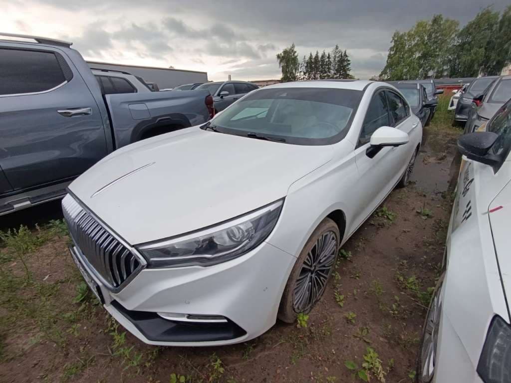 Hongqi H5 - 1