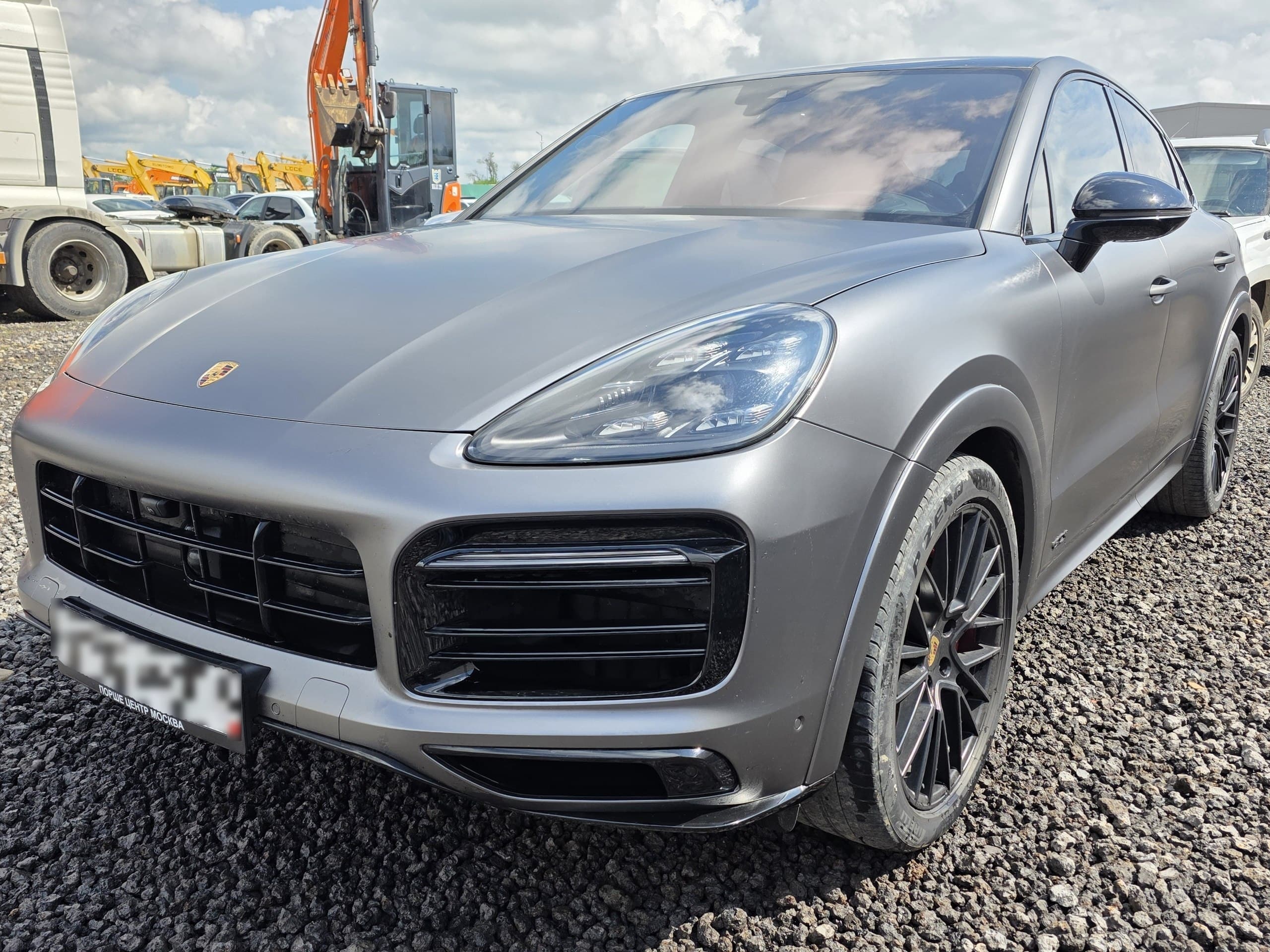 Porsche Cayenne - 1