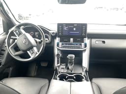 Toyota Land Cruiser 300 - 5