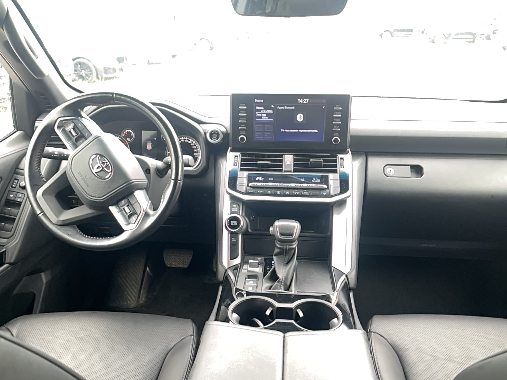 Toyota Land Cruiser 300 - 5