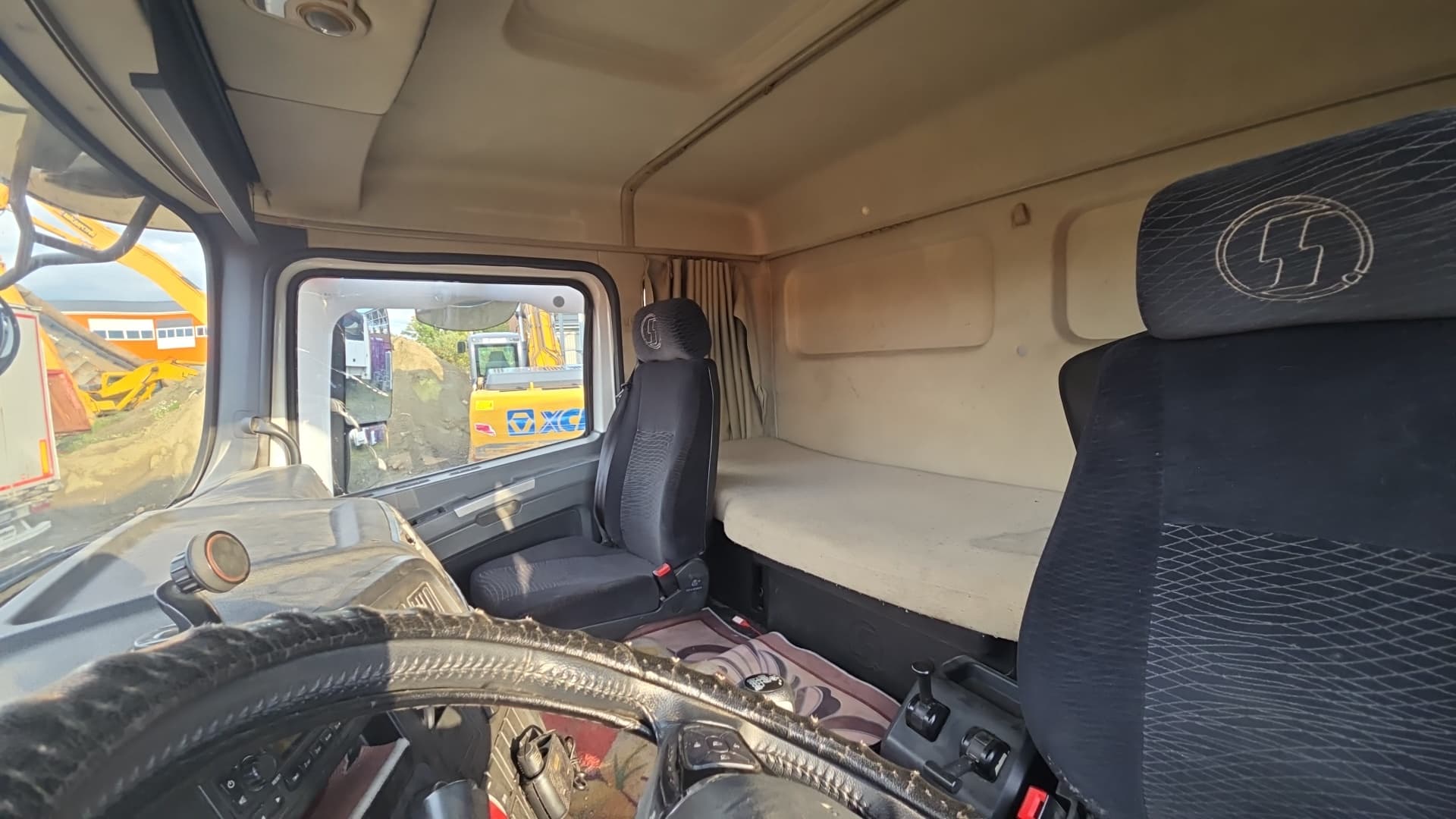 Shacman (Shaanxi) SX* 8x4 Самосвал - 8