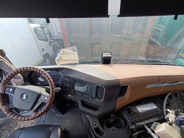 Shacman (Shaanxi) SX* 4x2 Седельный тягач - 5