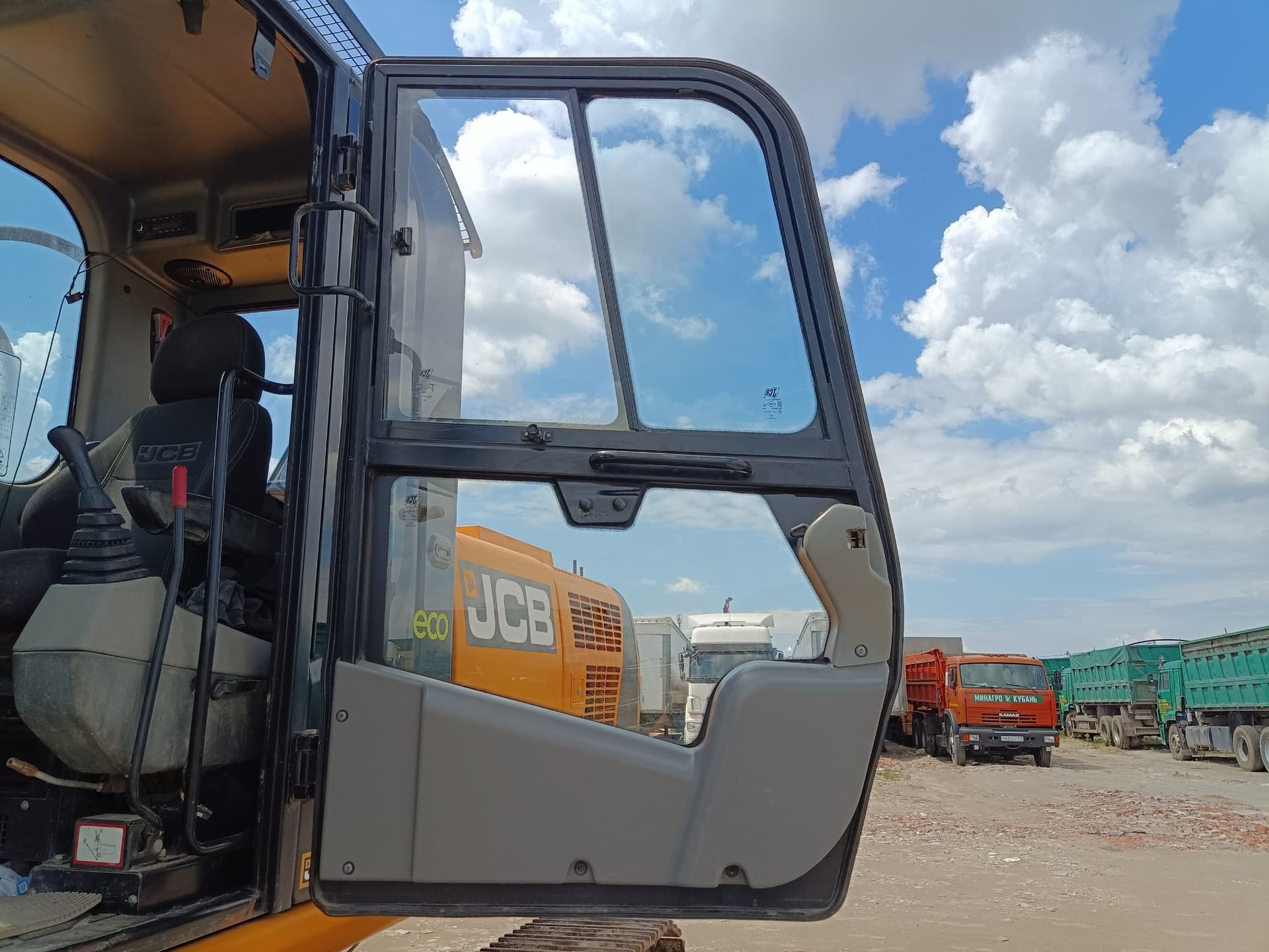 JCB JS 205 Экскаватор - 6