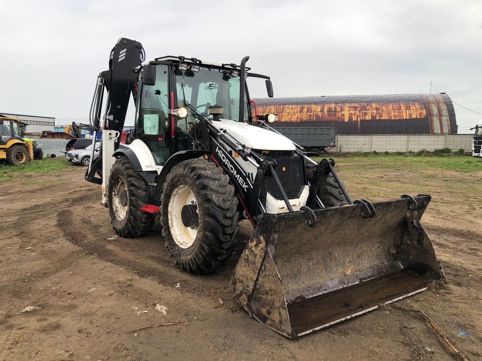 Hidromek HMK* Экскаватор-погрузчик - 2