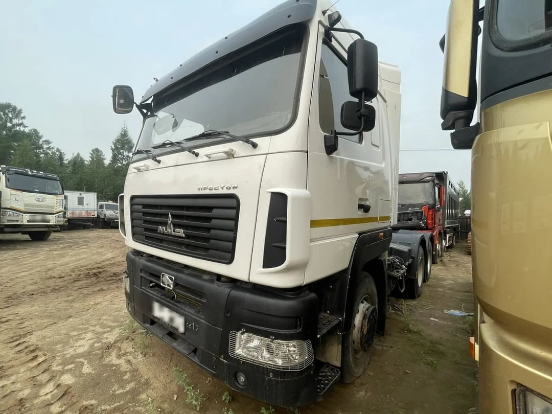 МАЗ 6430 6x4 Седельный тягач - 1
