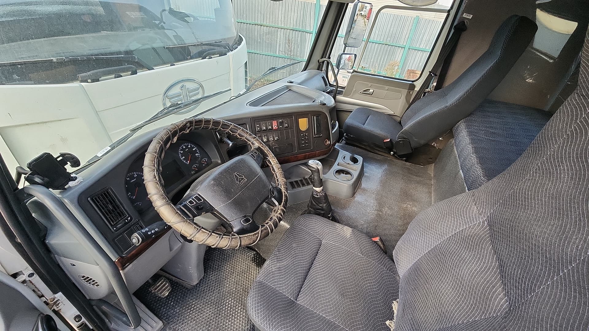 Howo ZZ* 8x4 Автобетоносмеситель - 5