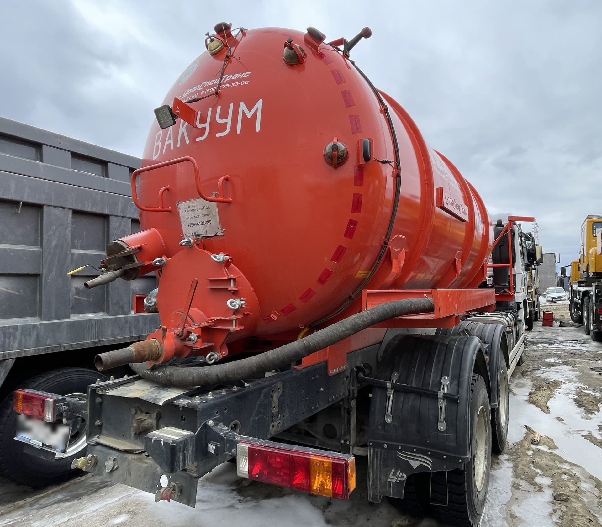 Уралспецтранс 5453* на шасси Shacman SX3258 6x6 Автоцистерна вакуумная - 3