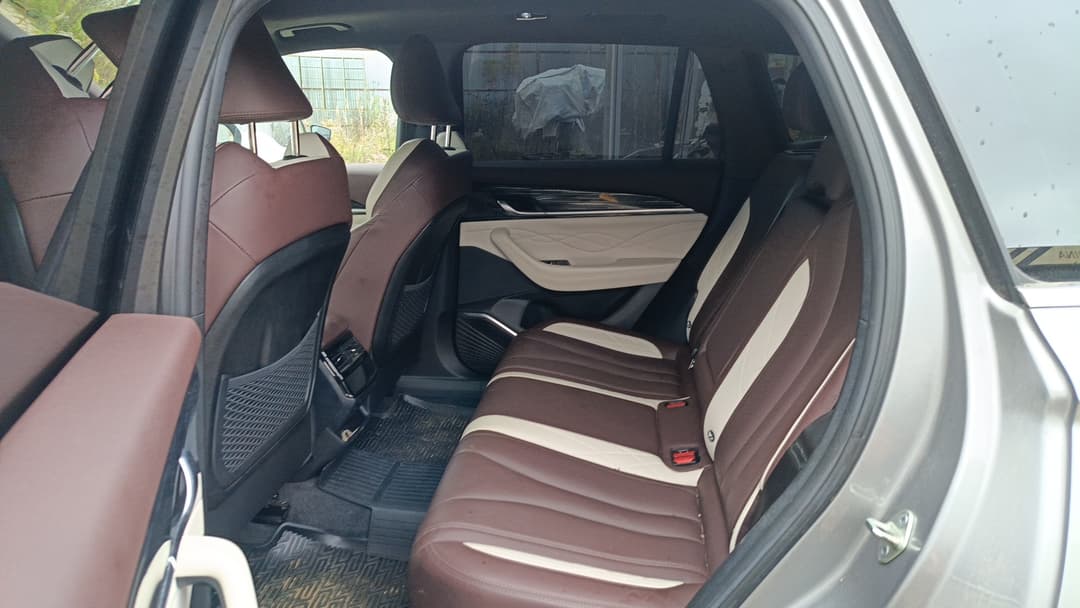 Geely Monjaro - 8