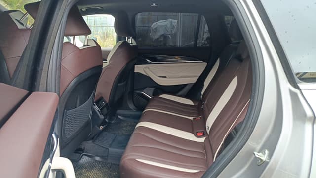 Geely Monjaro - 8