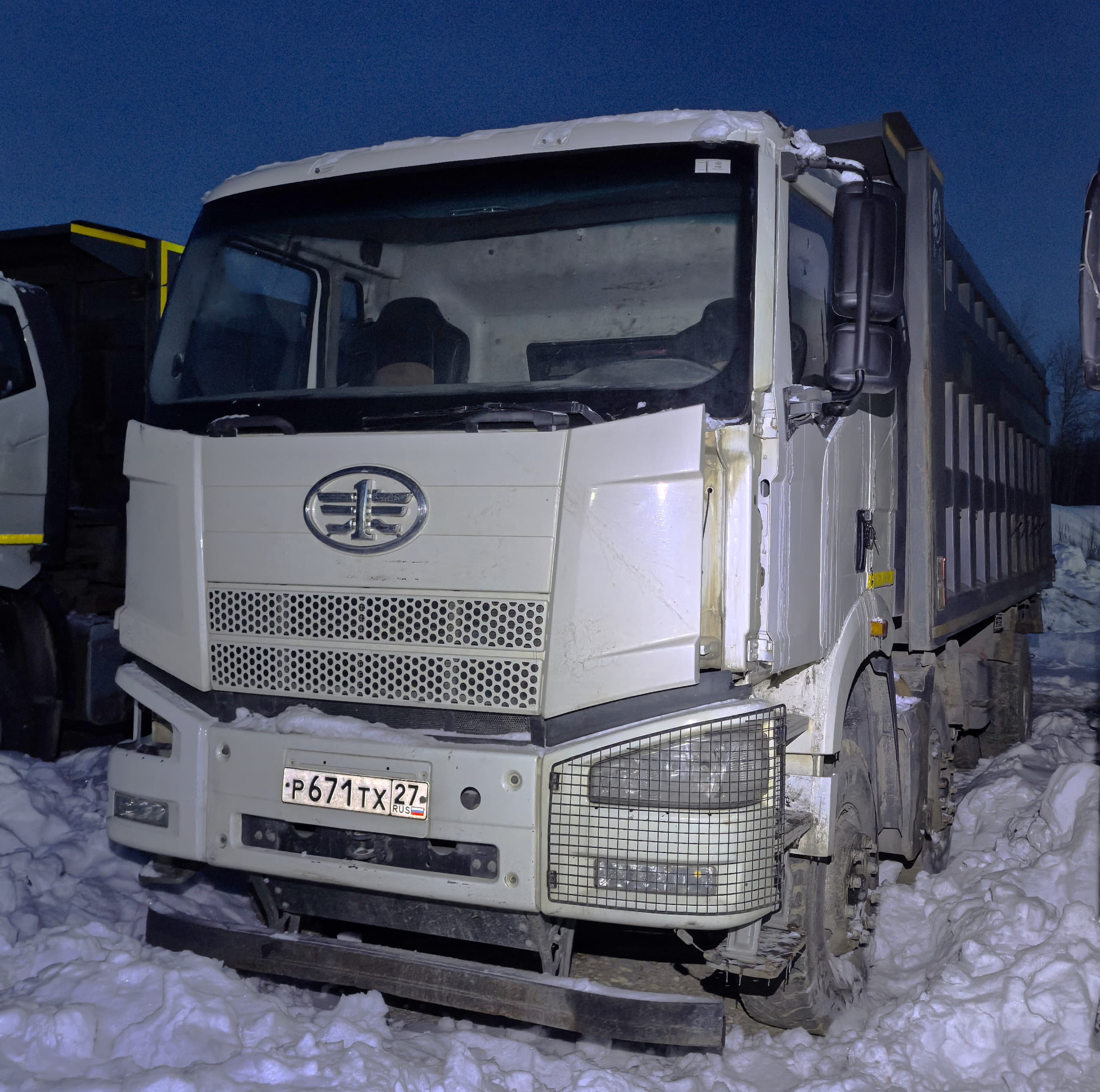FAW J6 8x4 Самосвал - 1