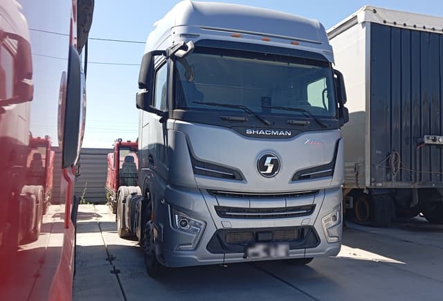 Shacman (Shaanxi) SX* 4x2 Седельный тягач - 2