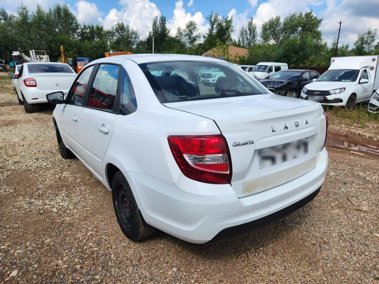 Lada Granta седан - 4