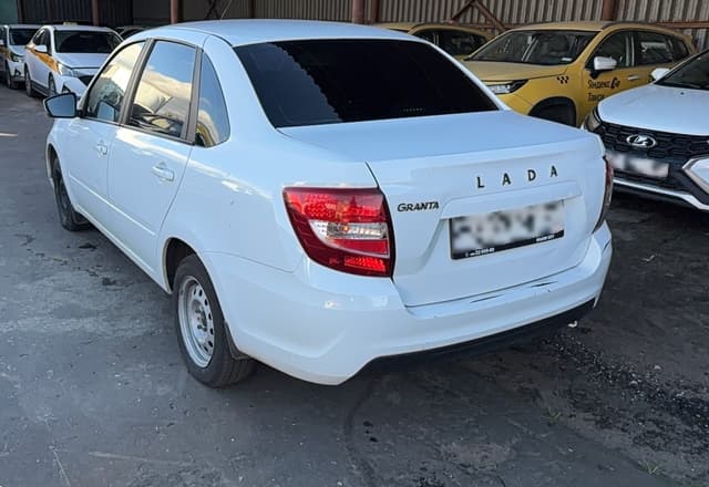 Lada Granta седан - 4