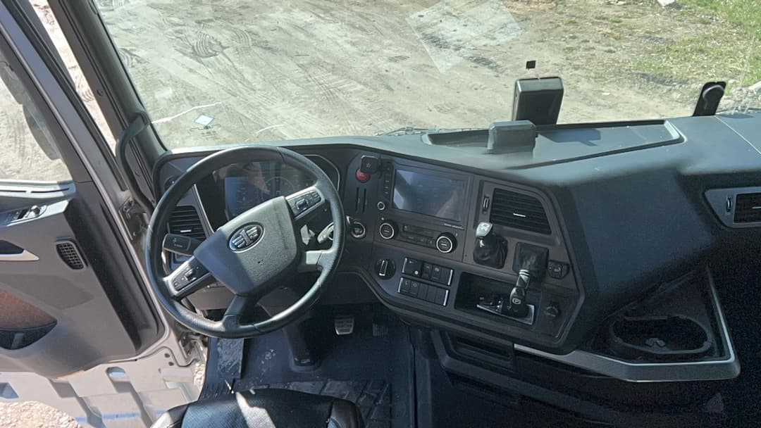 FAW J7 4x2 Седельный тягач - 5