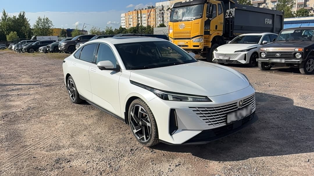 Changan Lamore - 2