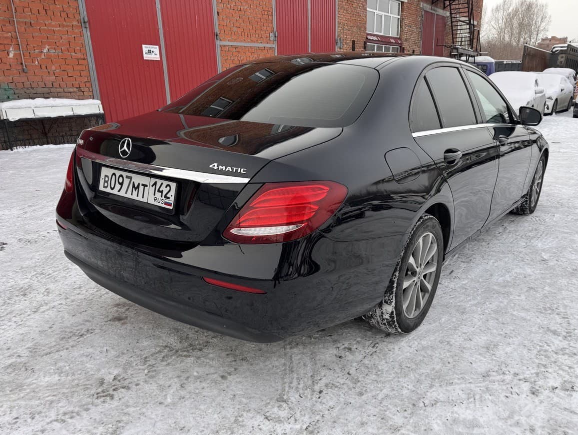 Mercedes-Benz E седан - 3