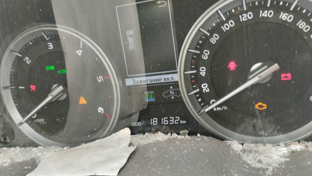 Toyota Land Cruiser 200 - 6