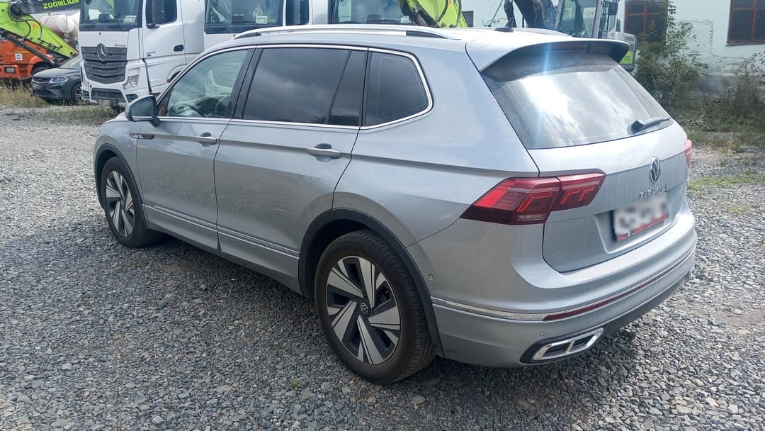 Volkswagen Tiguan L - 4