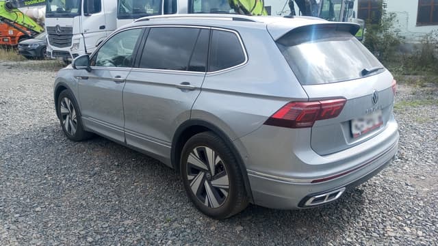 Volkswagen Tiguan L - 4