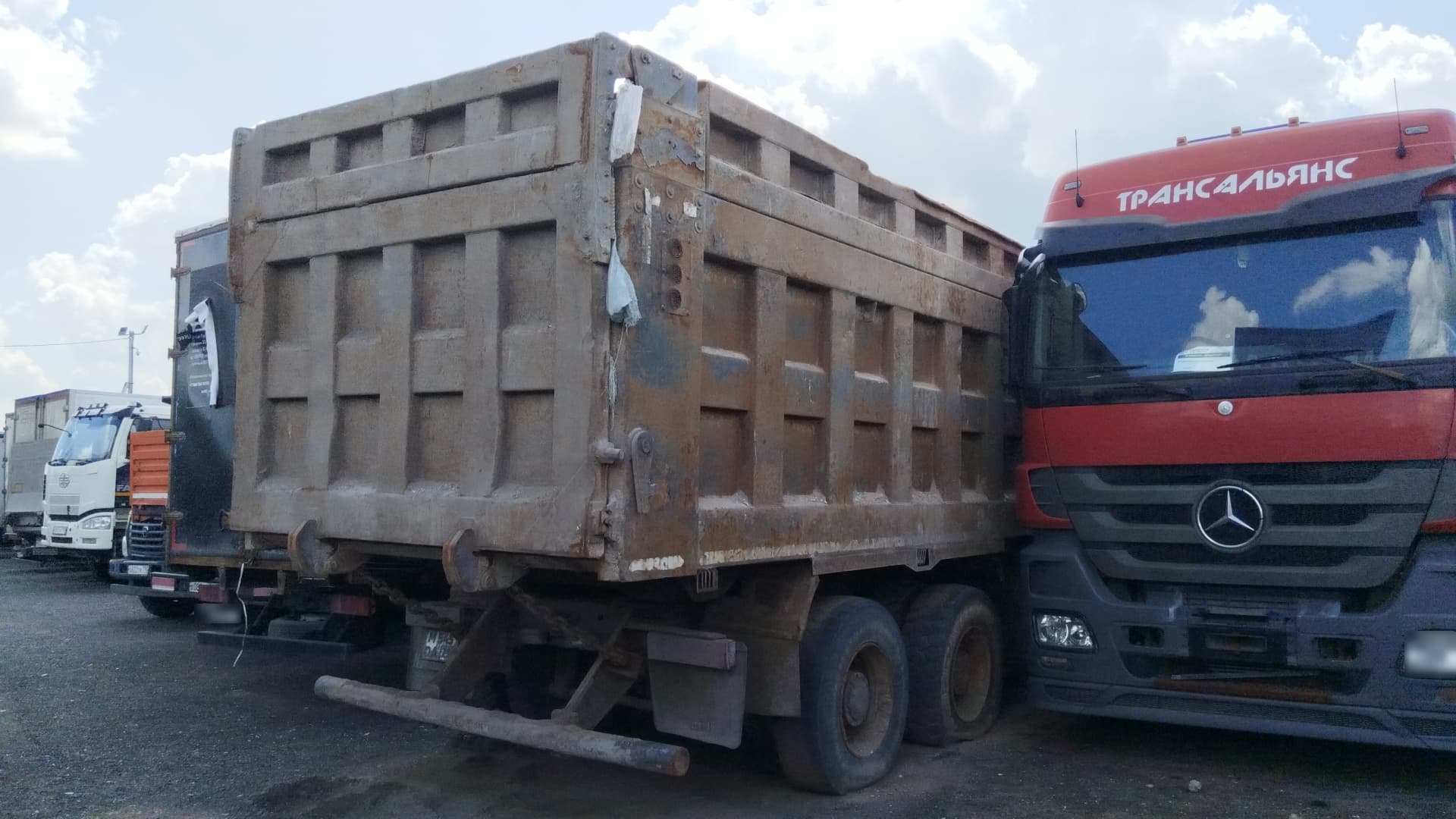 Shacman (Shaanxi) SX* 8x4 Самосвал - 3