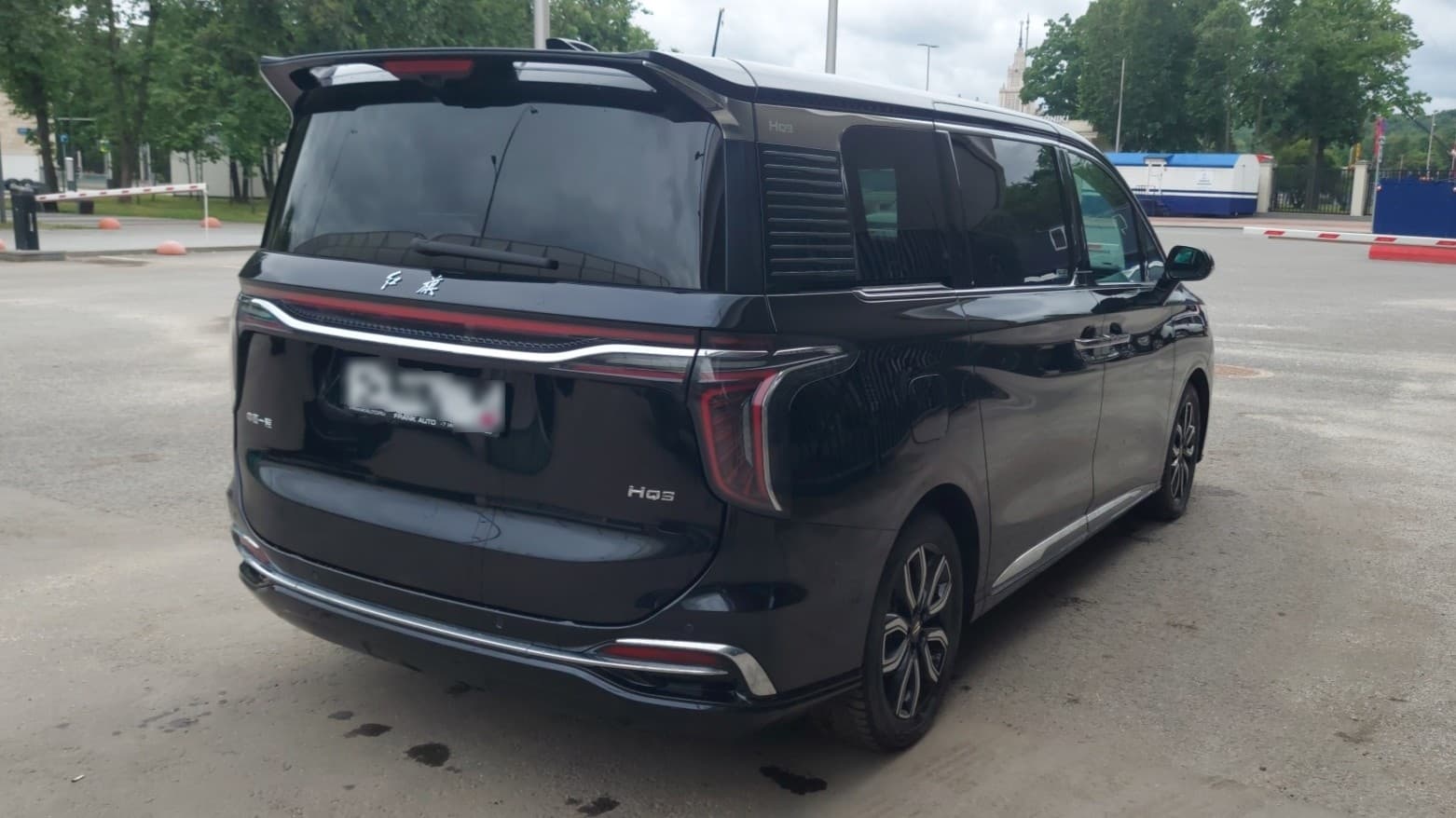Hongqi HQ9 - 3