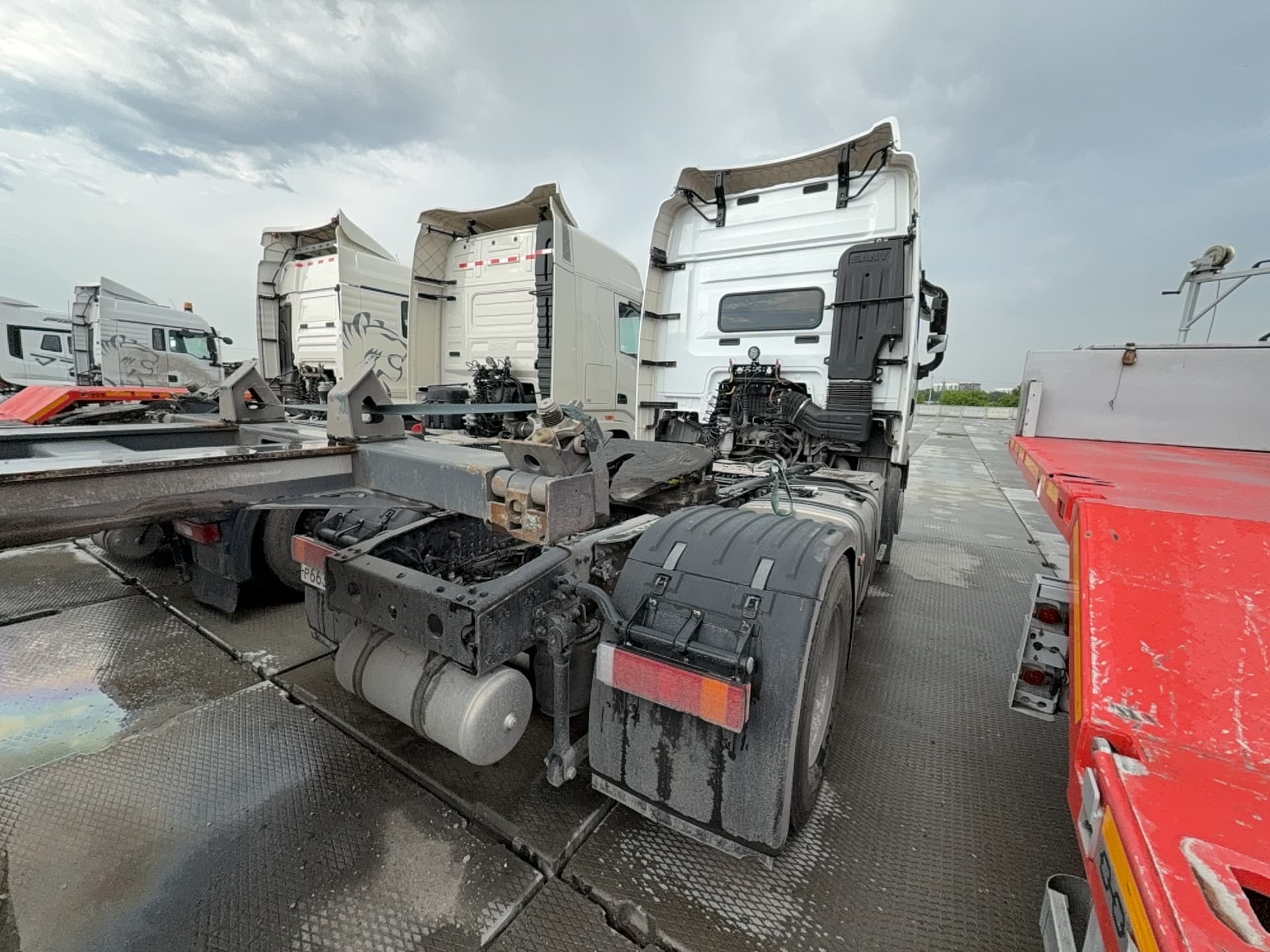 Sany HQC* 4x2 Седельный тягач - 3