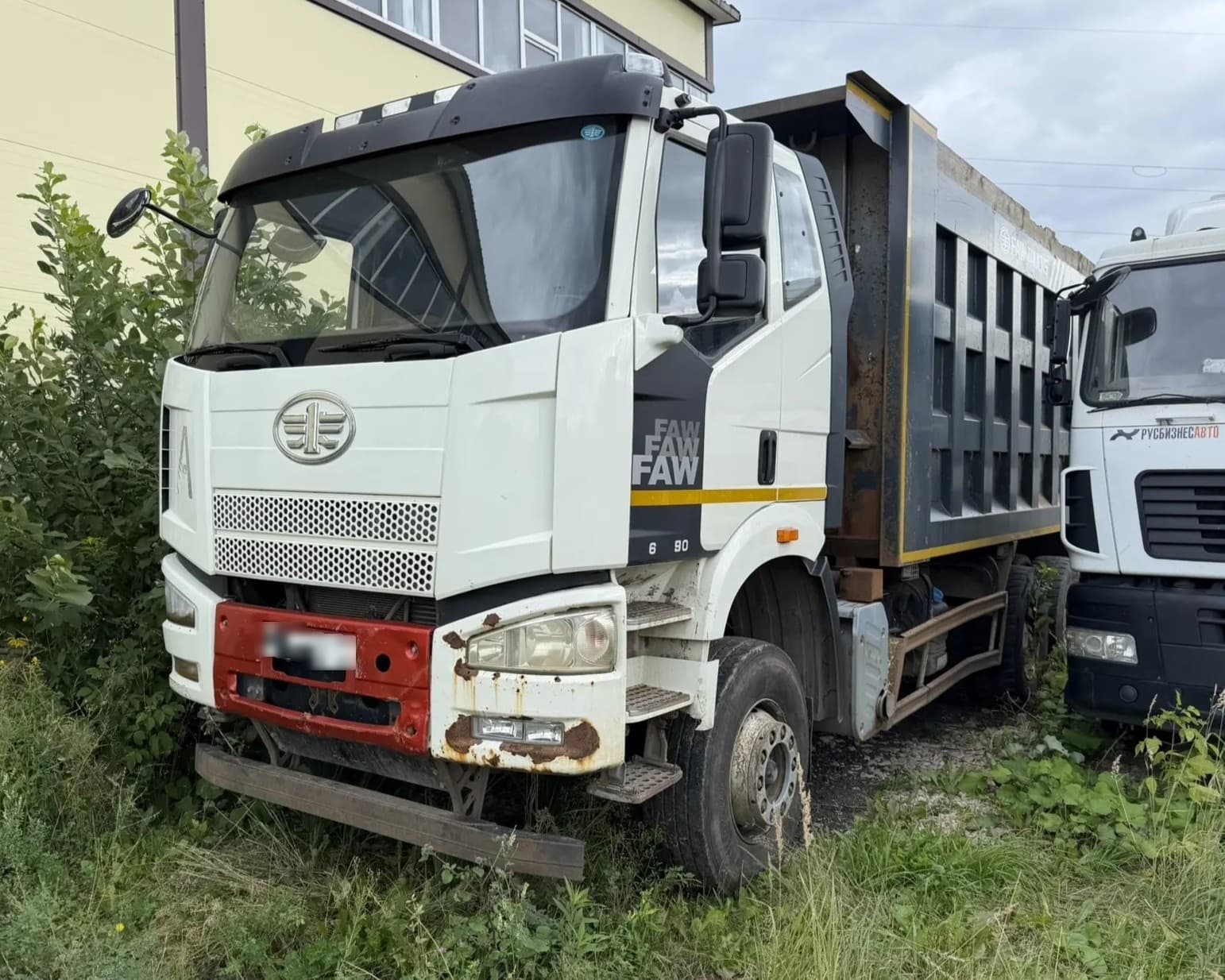 FAW J6* 6x4 Самосвал - 1