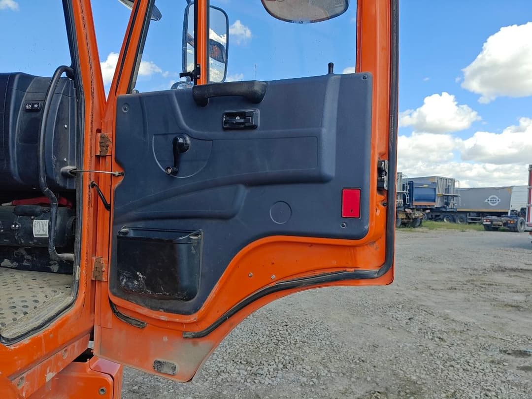 Камаз 65115 6x4 Бортовой с КМУ - 6