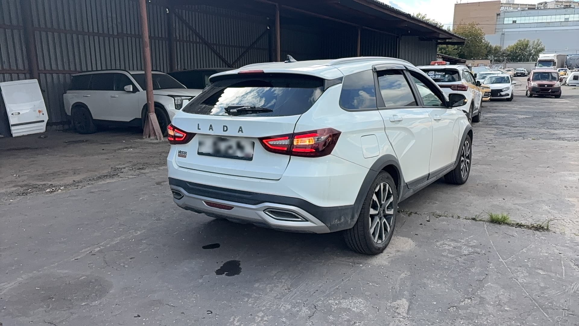 Lada Vesta SW Cross - 3