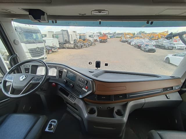 Dongfeng DFH 4x2 Седельный тягач - 5