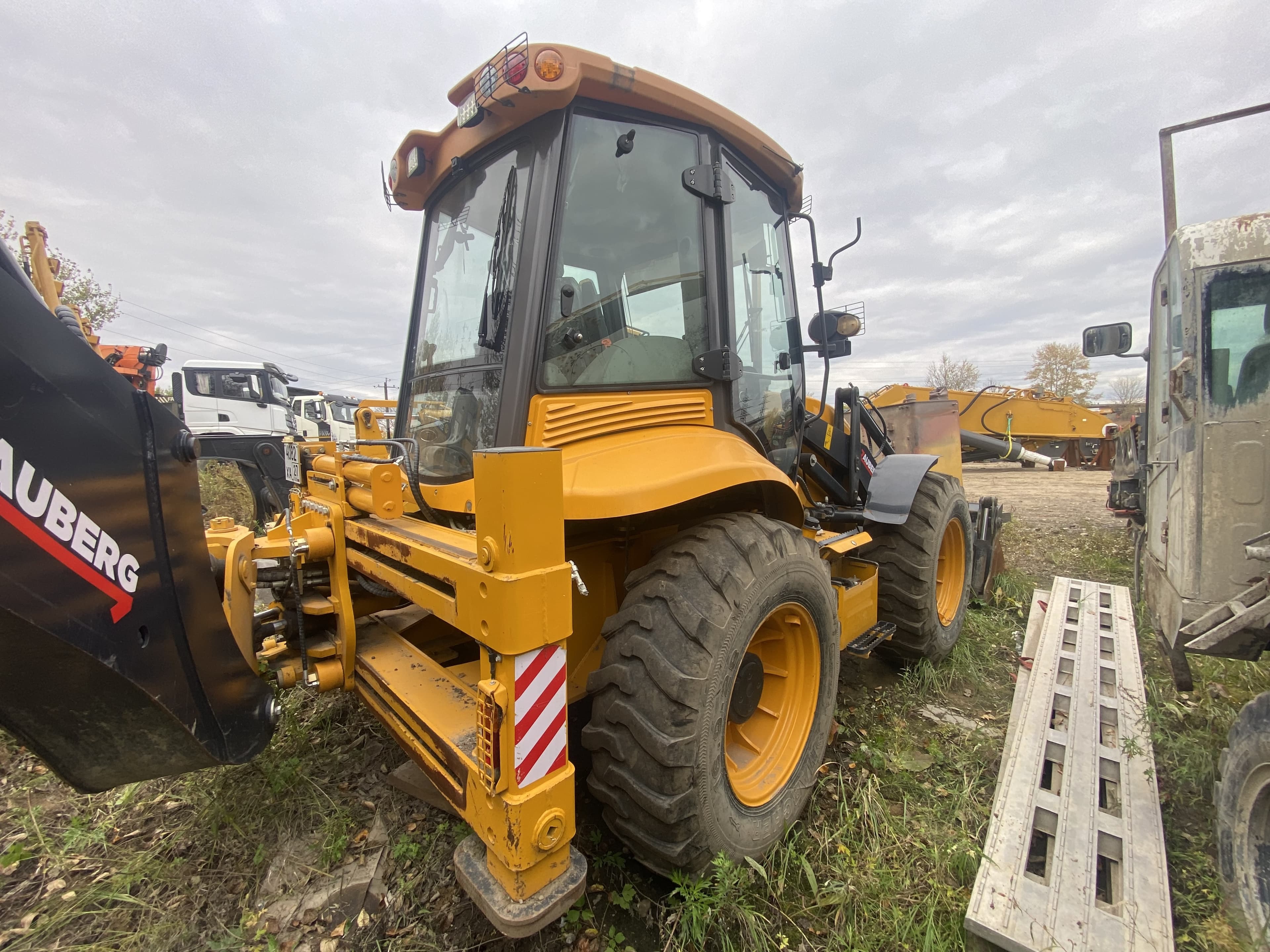 Zauberg EF4* Экскаватор-погрузчик - 3