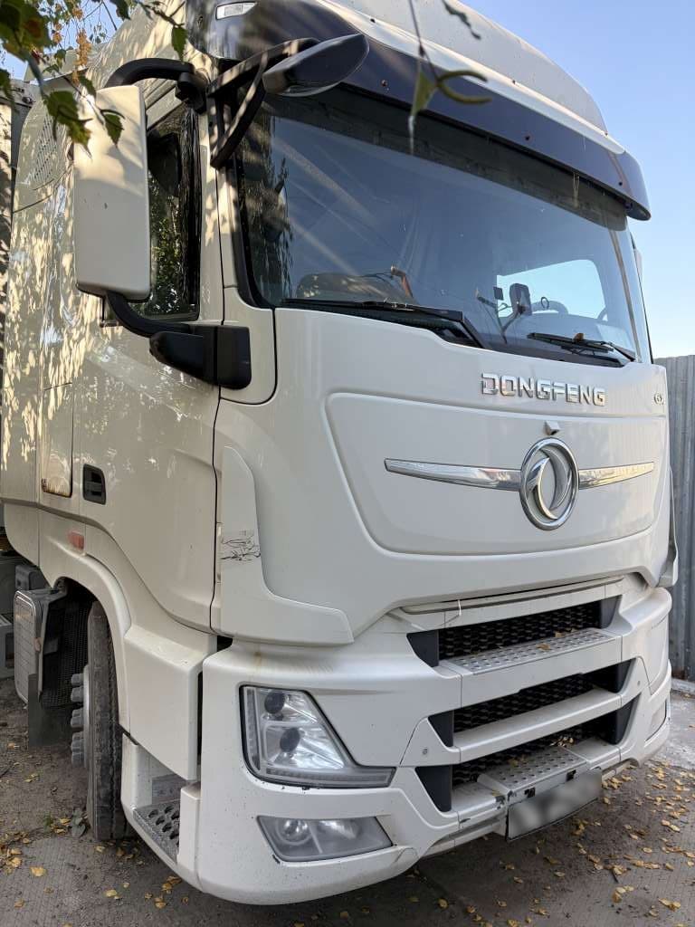 Dongfeng DFH 4x2 Седельный тягач - 2