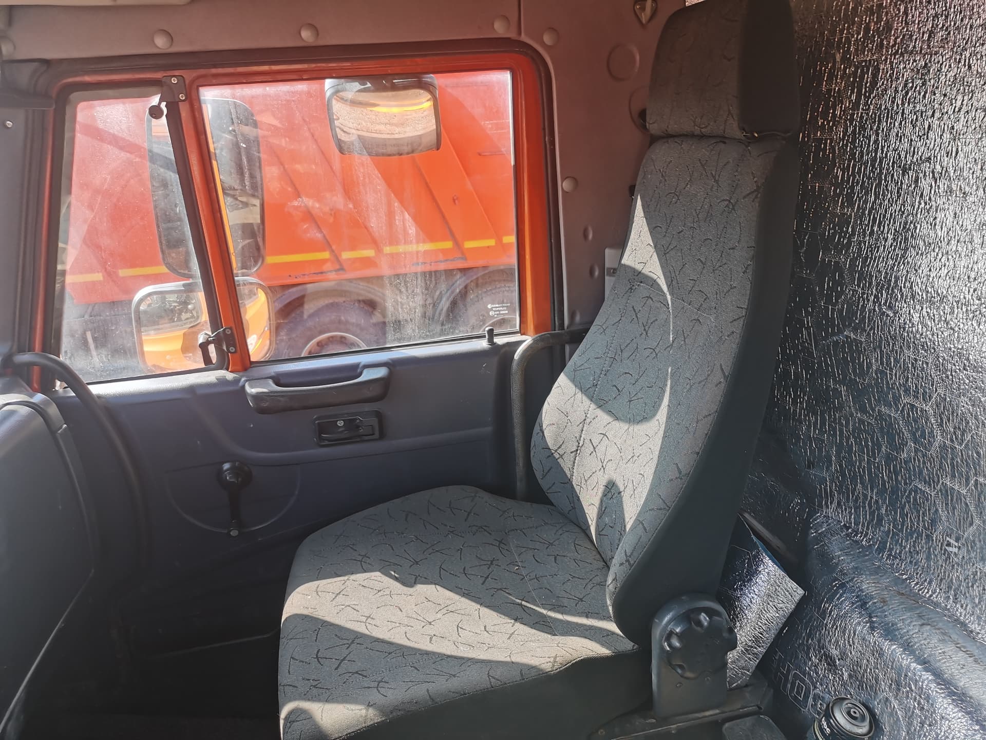 Ряжский Авторемонтный Завод МК-4534 на шасси КамАЗ 6520 6x4 КДМ - 6