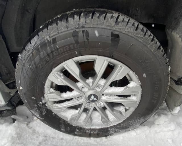 Mitsubishi Pajero Sport - 10
