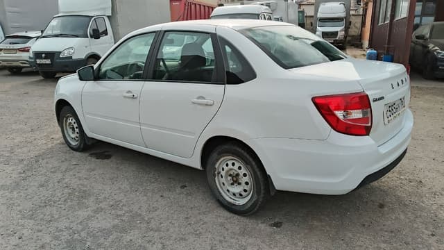 Lada Granta седан - 4