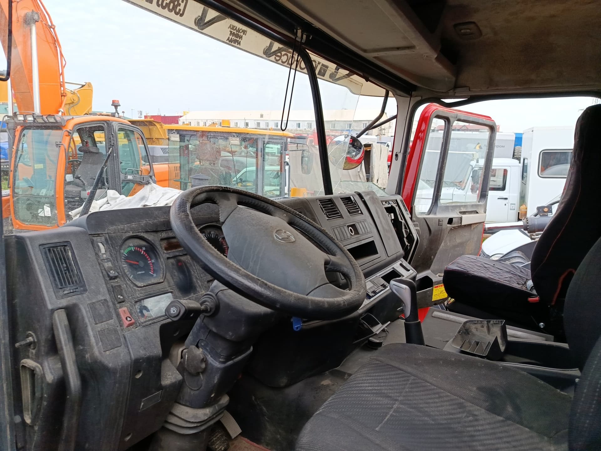 Shacman (Shaanxi) SX32586V385 6x6 Самосвал - 4