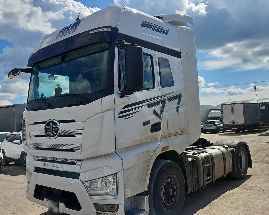 FAW CA 4180 4x2 Седельный тягач - 1
