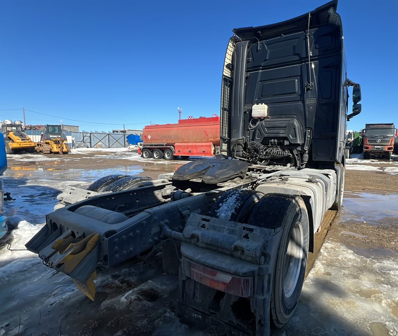 Shacman (Shaanxi) SX* 4x2 Седельный тягач - 3