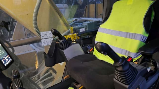 Caterpillar 320 Экскаватор - 6