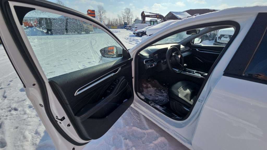 Geely EMGRAND - 8
