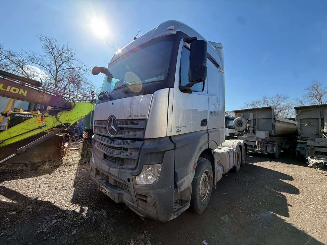 Mercedes-Benz Actros 6x4 Седельный тягач - 1