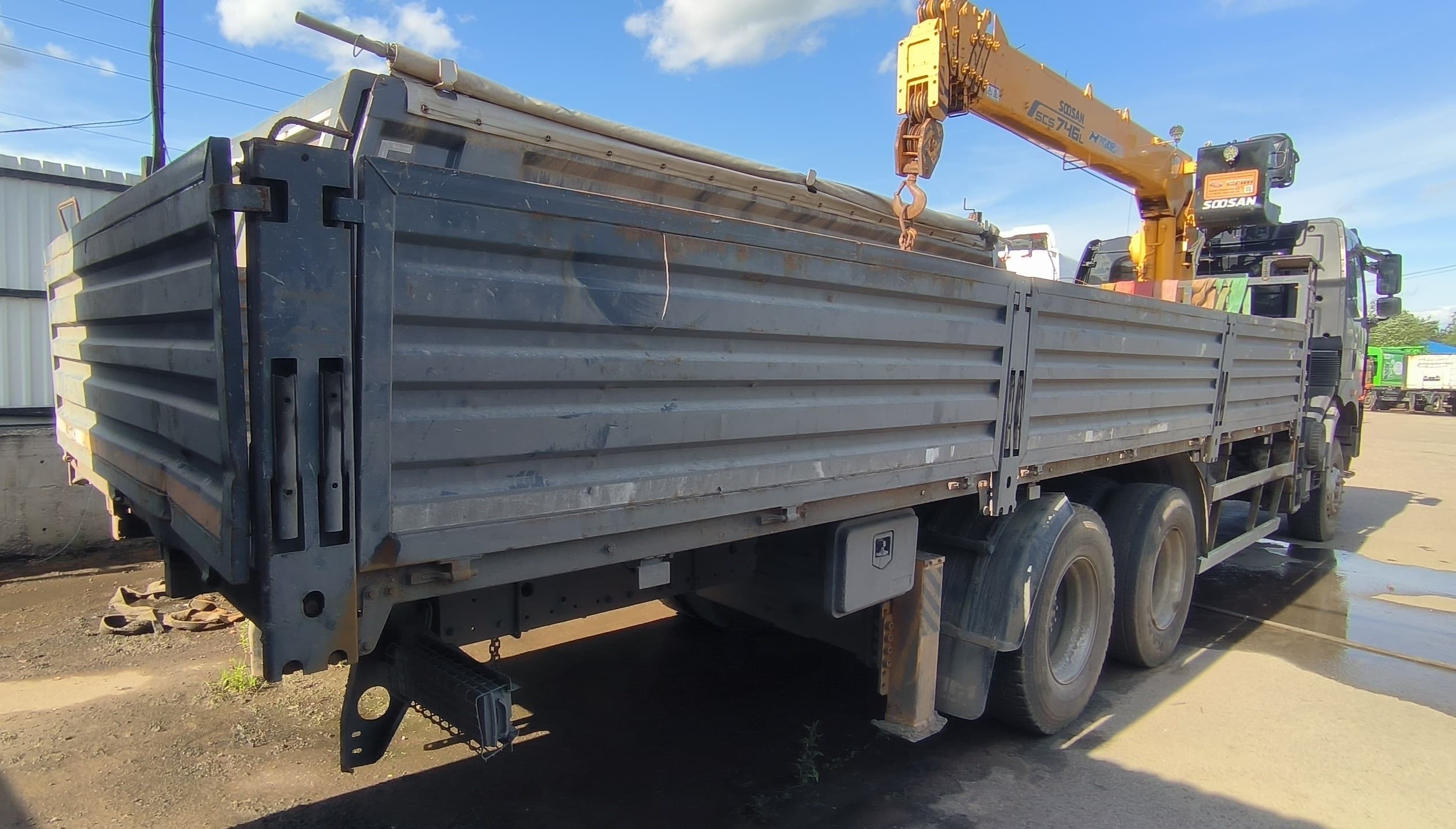 Строительные Подъемные Машины 7327* на шасси FAW CA 3250 6x4 Бортовой с КМУ - 3