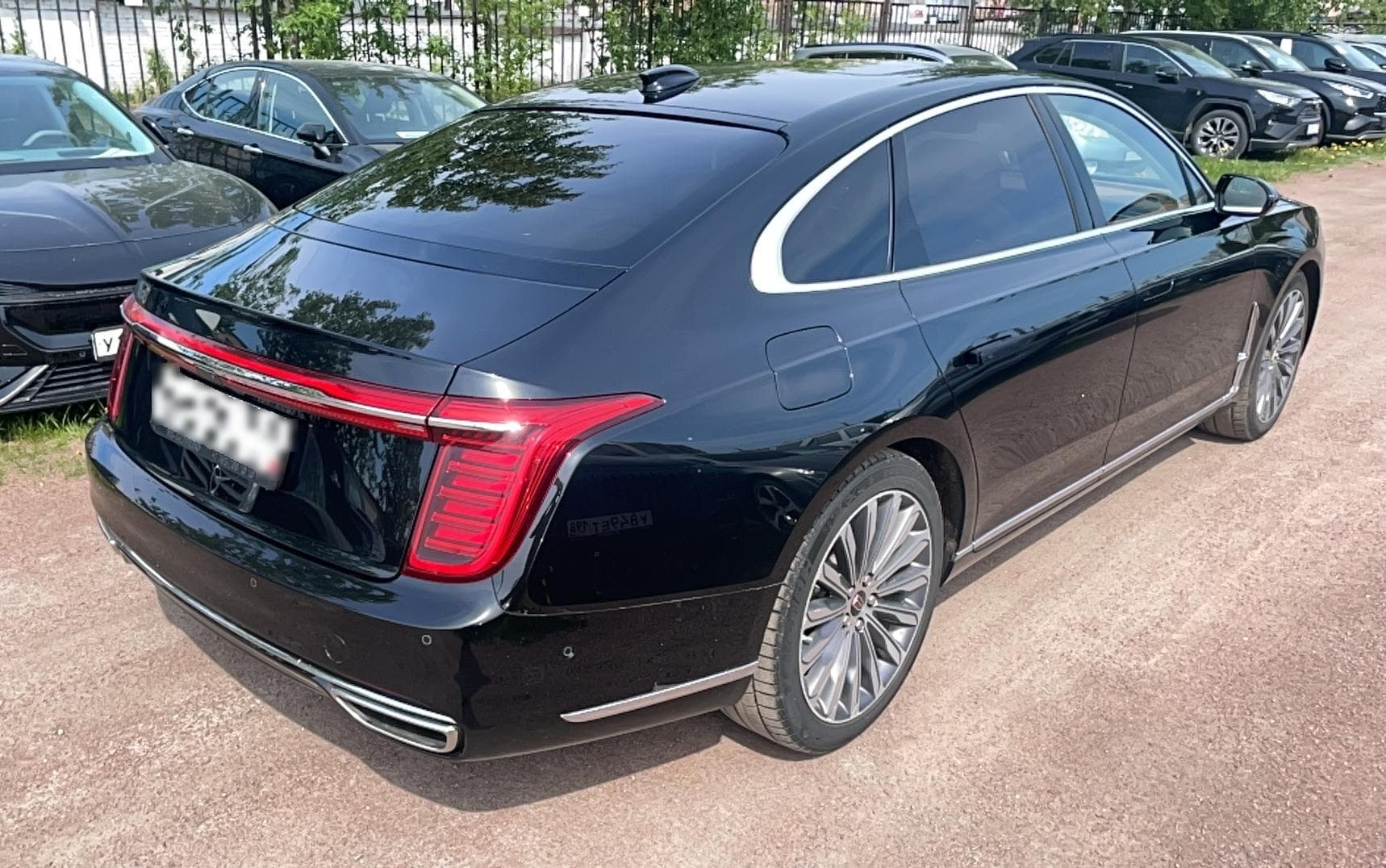 Hongqi H9 - 3