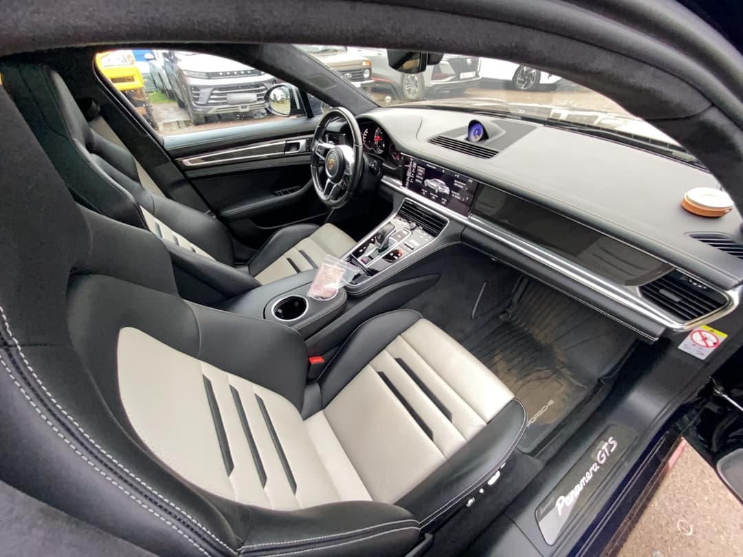 Porsche Panamera - 6