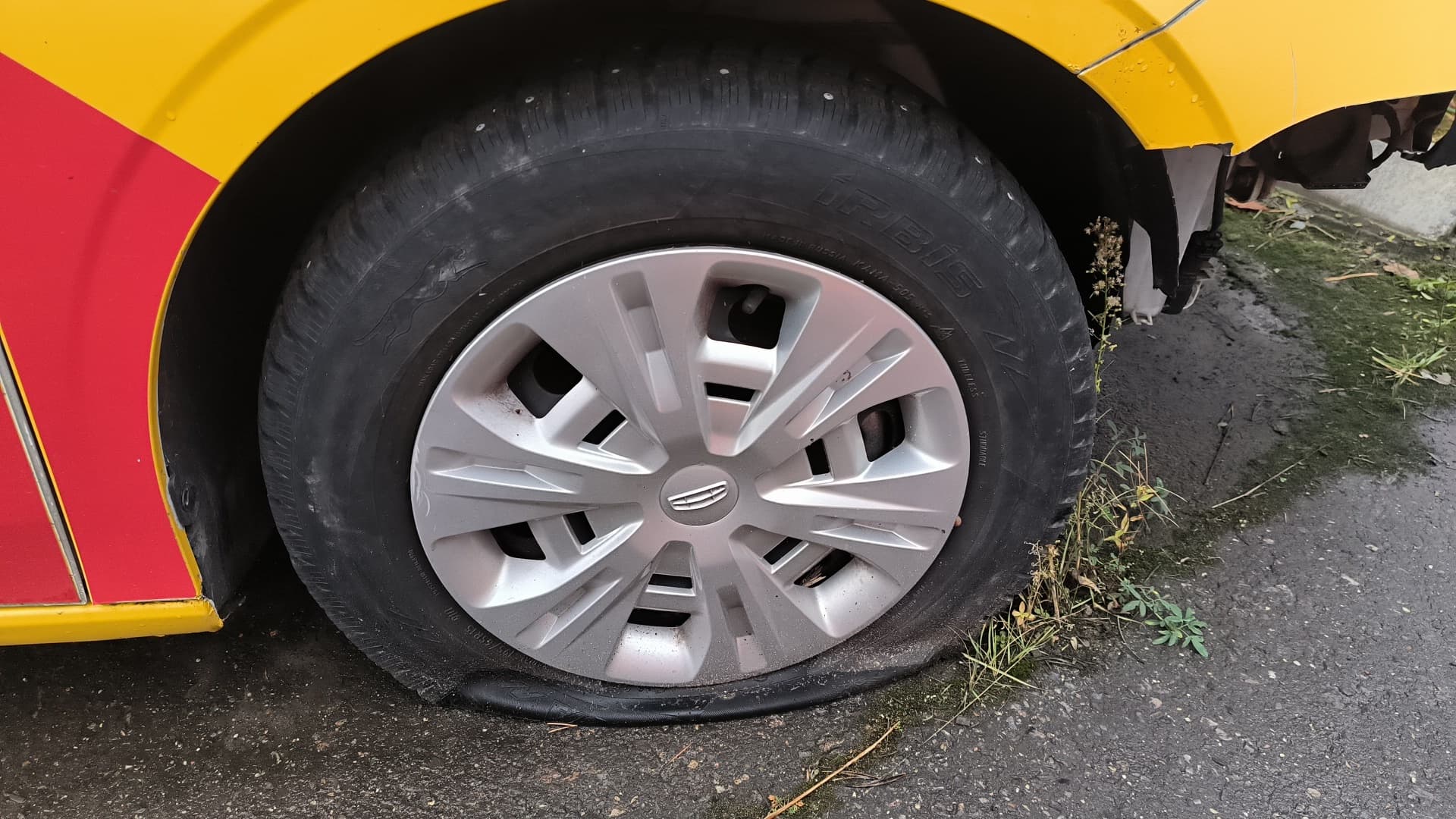 Geely Emgrand 7 - 10
